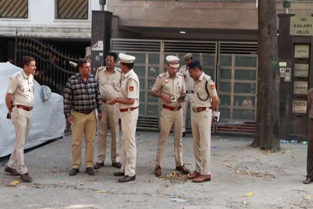 Delhi: IRS officer's daughter murdered in Amar colony; accused held