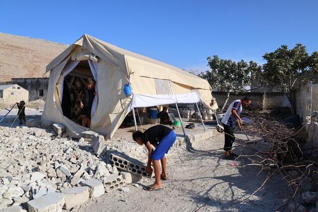 Displaced Syrians return home, rebuild lives amid debris, hardships