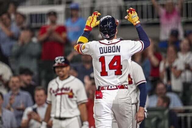 Braves counting on team effort as they attempt to sweep Cubs