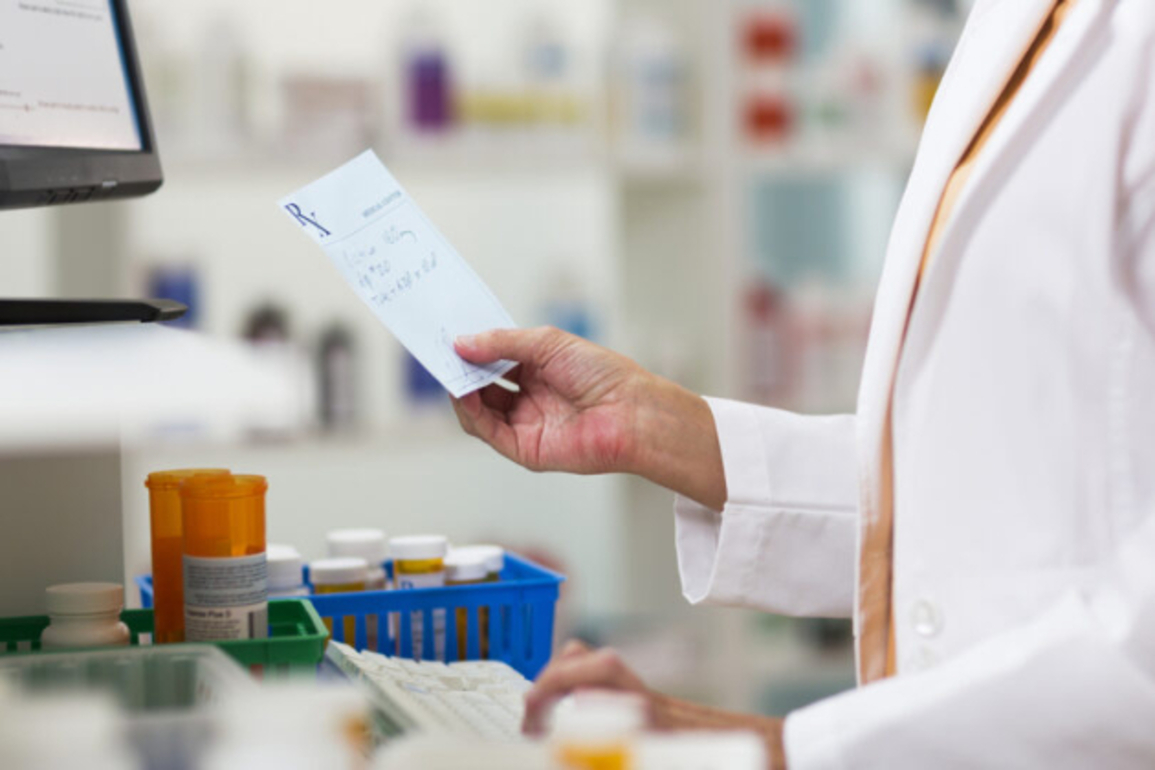 More pharmacies offer to speed prescription deliveries to customers