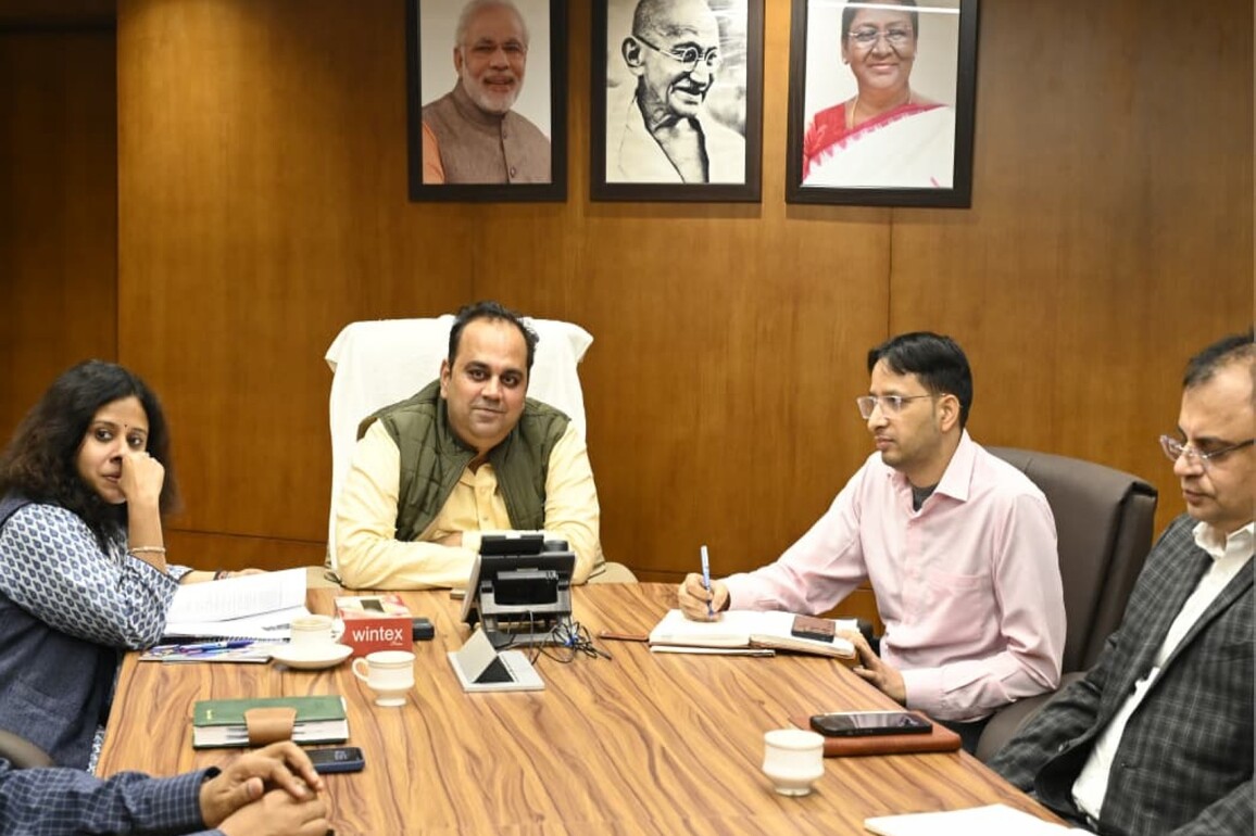 Delhi Transport Minister reviews fire Incidents in DTC Buses; Issues strict directives to strengthen safety protocols
