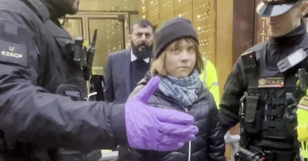 Greta Thunberg in London jail for supporting pro-Palestinian group