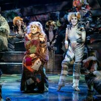 Cats at 40: a dazzling cast - stuck in an outdated show