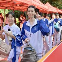 2025 gaokao sees high-tech vigilance meet human care