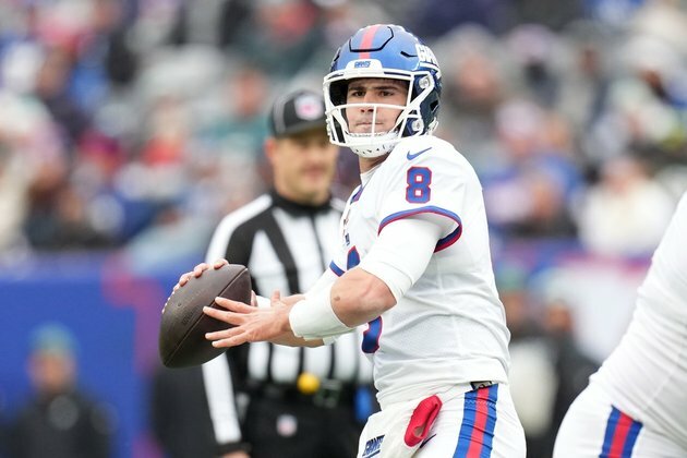 Giants QB Daniel Jones (neck) ruled out vs. Dolphins