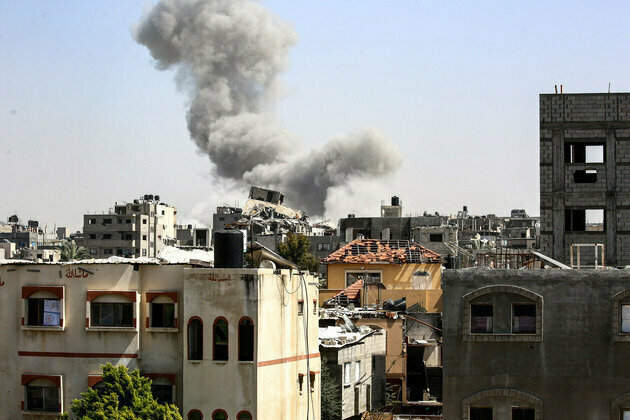 Dozens of Palestinian martyred, wounded in Israeli bombing of Gaza Strip
