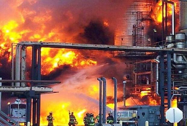 Sudan's largest oil refinery set ablaze as civil war escalates