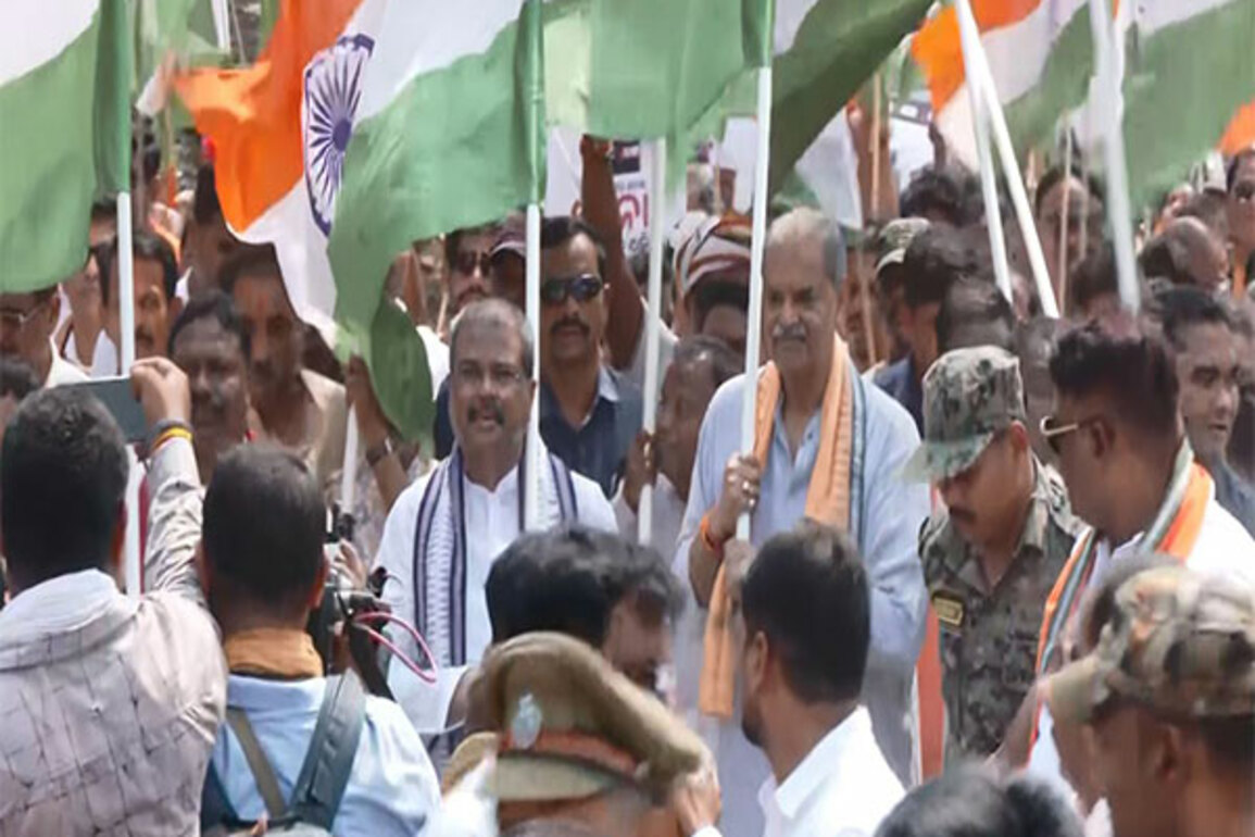 Union minister Dharmendra Pradhan leads 'Tiranga Yatra' in Odisha's Sambalpur for armed forces