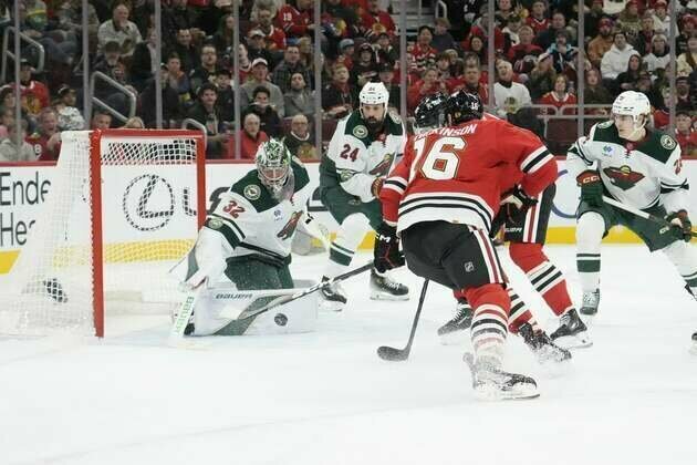 Wild storm back to down Blackhawks, win sixth straight