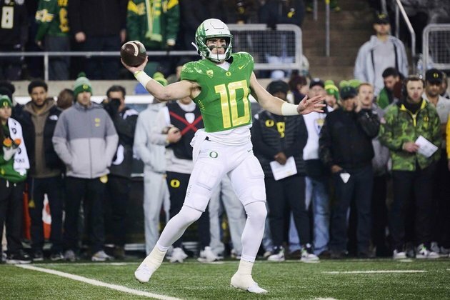 Bo Nix's status uncertain as No. 9 Oregon faces Oregon State