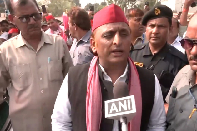 "Vote for jobs and to support new generation Tejashwi": Akhilesh Yadav urges people of Bihar to vote in large numbers