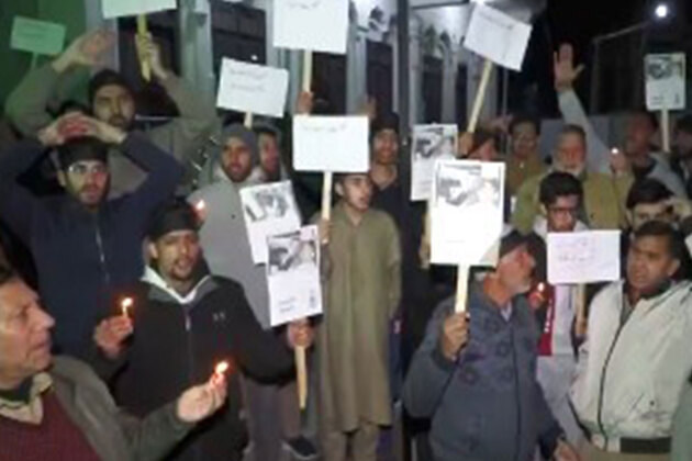 J-K: Shia community holds candle march to pay tribute to Islamabad mosque blast victims