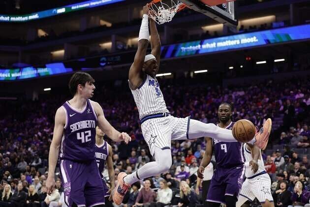 Magic set 3-pointer mark, send Kings to record 15th straight loss