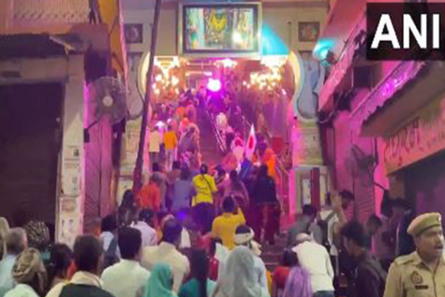 Devotees throng Hanumangarhi Temple in UP's Ayodhya to celebrate Ram Navami