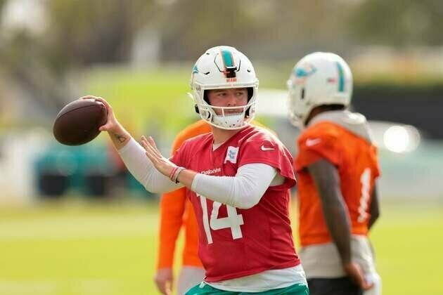 Dolphins rave about pick No. 231, QB Quinn Ewers