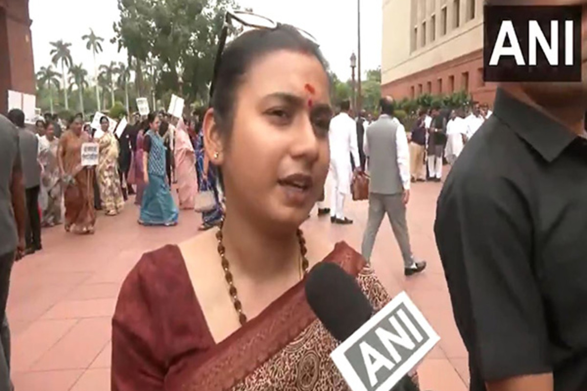 "Not acceptable": MP Shambhavi Choudhary condemns cleric's remarks against Dimple Yadav