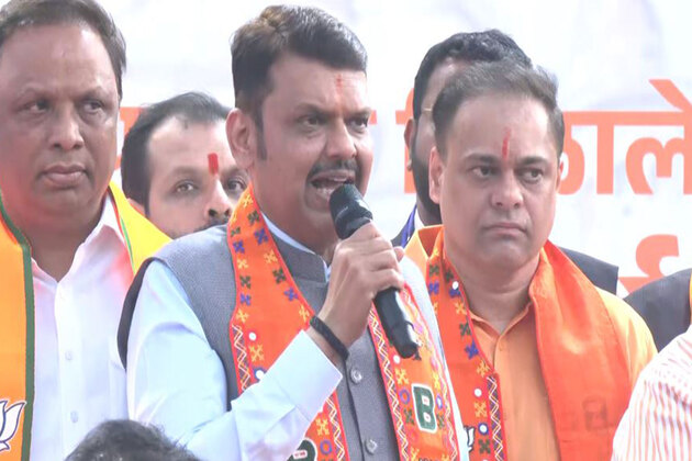 Maintain simplicity, humility in conduct: Maharashtra CM advises party workers