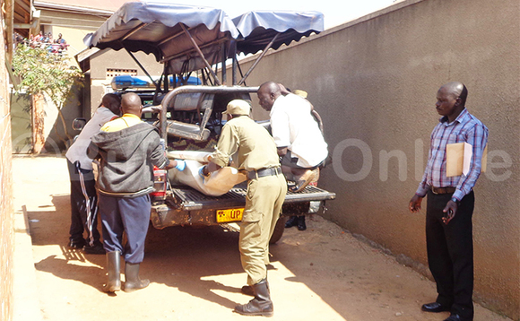 Poliisi ng’etwala omulambo gwa Mirembe e Mulago. Poliisi ng’etwala omulambo gwa Mirembe e Mulago.