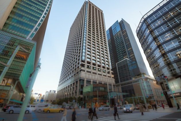 Tokyo&#039;s Nikkei closes lower over virus worries