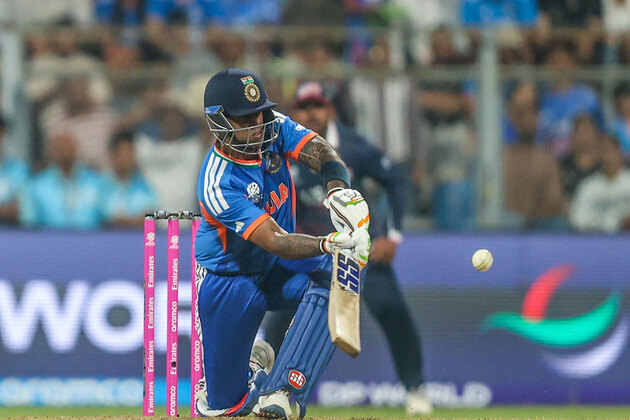 "24 ghanta ruk jaao na uske liye?": Suryakumar's witty reply on possibility of handshake with Pakistan skipper ahead of T20WC clash