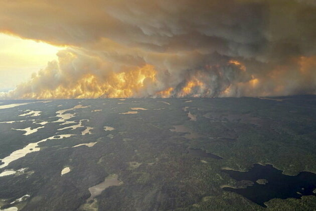 NOT SATIRE: U.S. Politicians Say Wildfire Smoke is Ruining Americans' Summers, Demand Canada Stop It