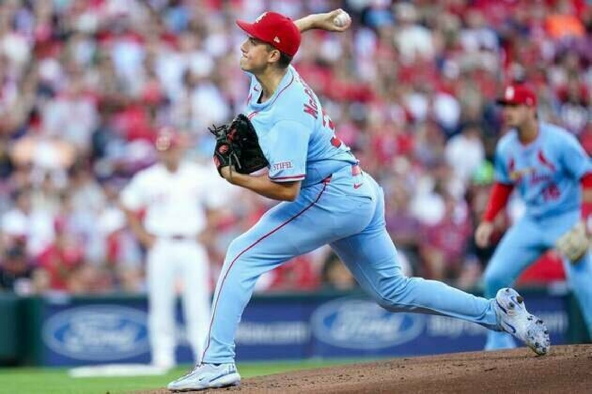 Cards get pitching, clutch hits to continue Reds' skid