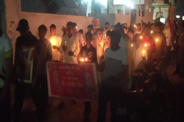 J-K: Locals carry out candle march in tribute of police constable martyred in Kathua operation