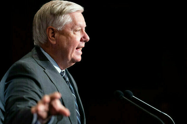US senator threatens Russia with bone-crushing sanctions