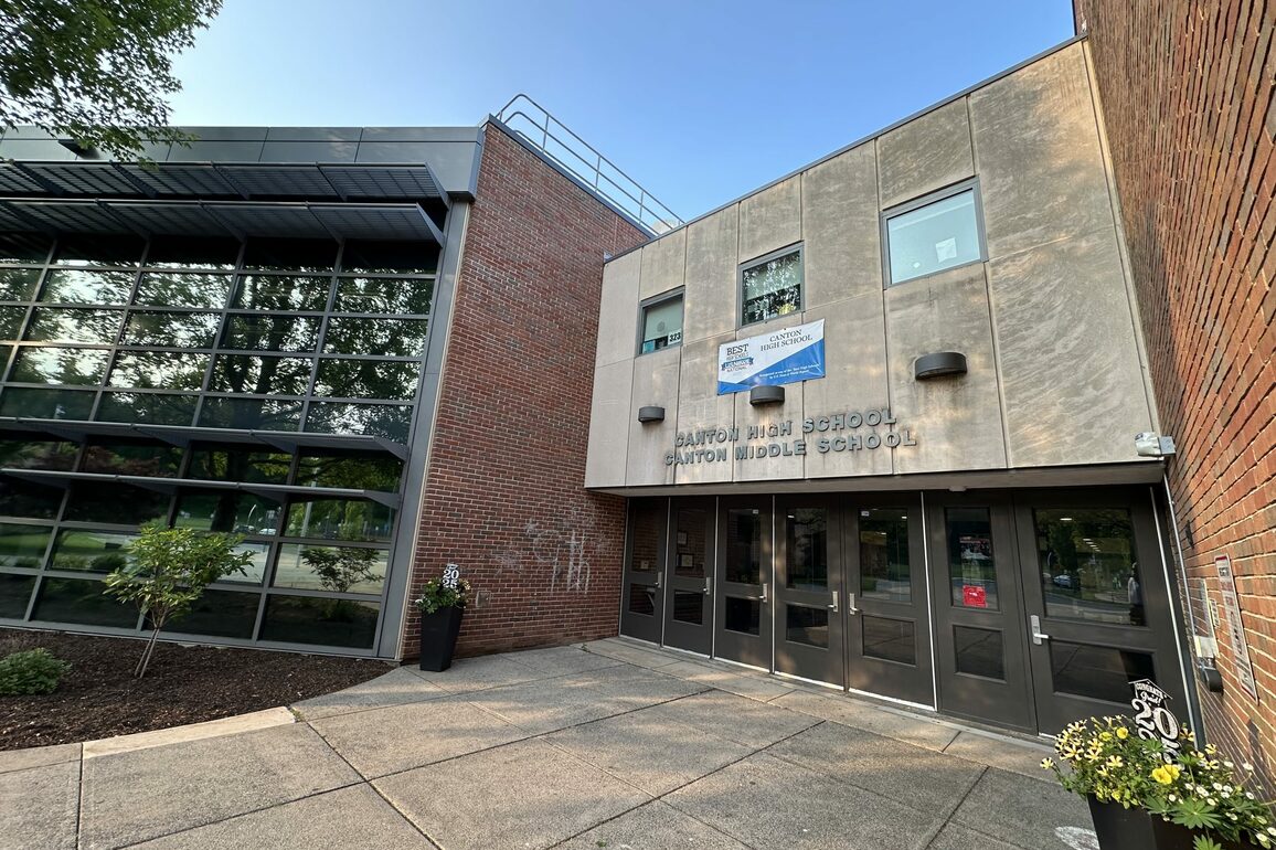 Trump's Dept. of Ed. adds Canton, Bloomfield to CT Title IX probes