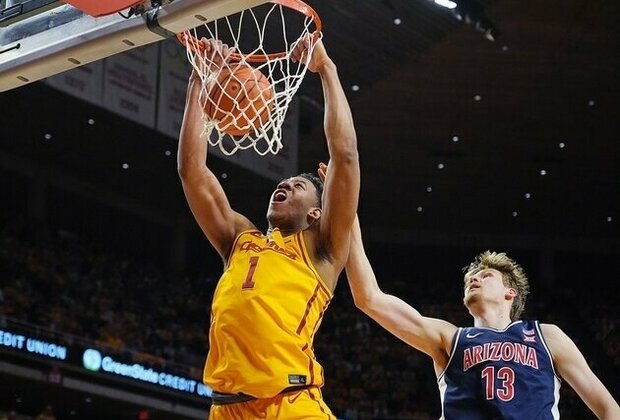 No. 9 Iowa State builds 24-point lead, beats No. 22 Arizona