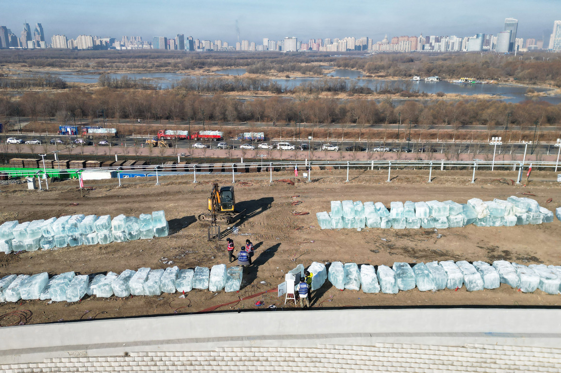 #CHINA-HEILONGJIANG-HARBIN-ICE-SNOW WORLD-CONSTRUCTION (CN)