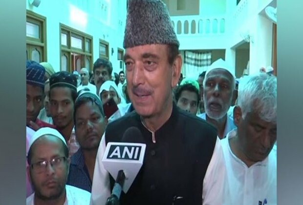 Ghulam Nabi Azad offers namaz on Eid-al-Adha, says "festival teaches sacrifice"