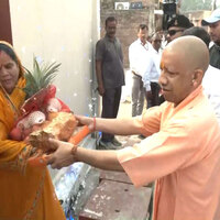 UP CM Yogi Adityanath extends Diwali wishes in Ayodhya, distributes sweets, praises cleanliness