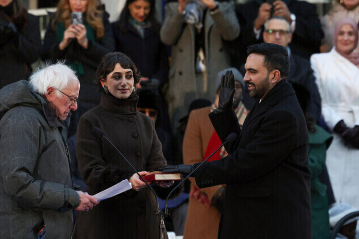 New York city mayor swears on Quran to bring new era