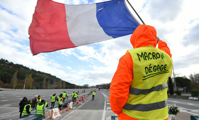 French PM to detail Macron's measures to appease 'yellow vests' French PM to detail Macron's measures to appease 'yellow vests'