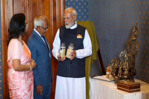 PM Modi gifts makhana to Mauritius President