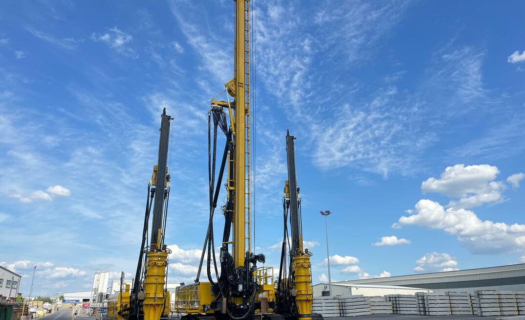 Two of Roger Bullivant’s new piling rigs have been designed and built in-house with the third purpose-built to RBL’s specifications by Enteco