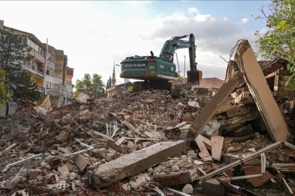 Shelter Centers Opened Following Turkeys Balkesir Earthquake
