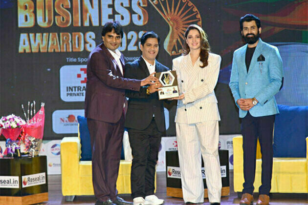 Actors Tamannaah Bhatia and Sonalee Kulkarni felicitate awardees at Bharat Business Awards 2023