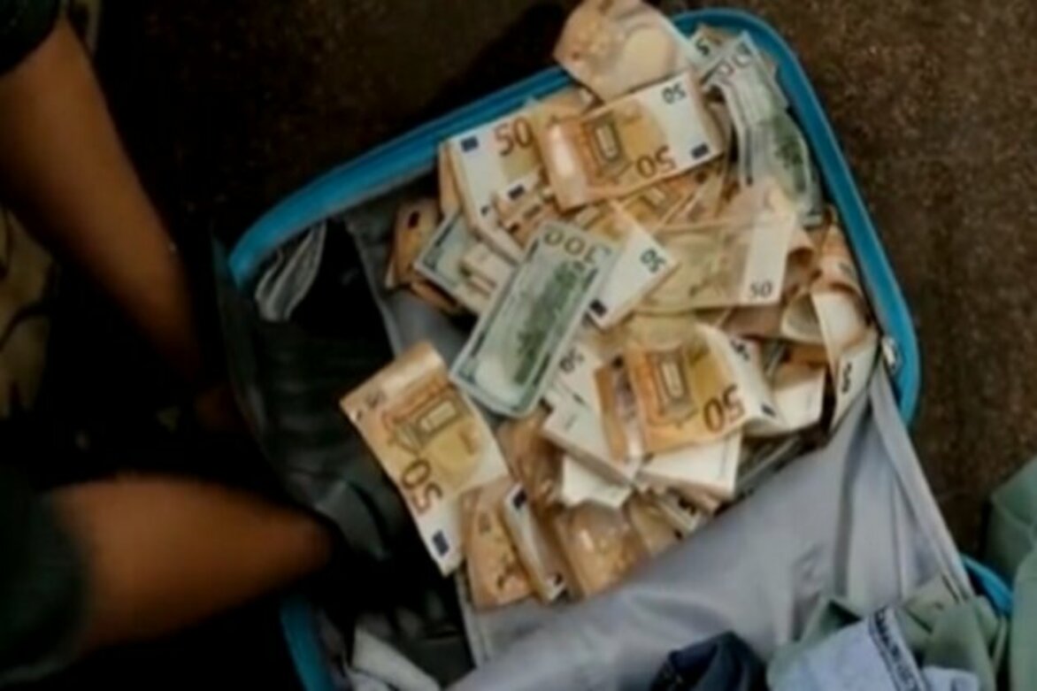 Rs 56 lakh in foreign currency, 1 kg gold seized in separate cases at Chennai, Kochi airports