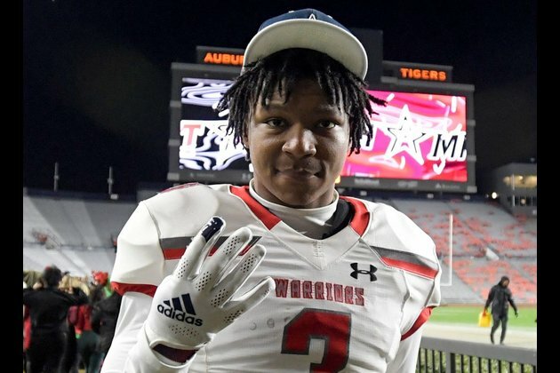 Police: Suspended Alabama DB was driving 141 mph