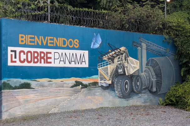 Cobre Panama sign