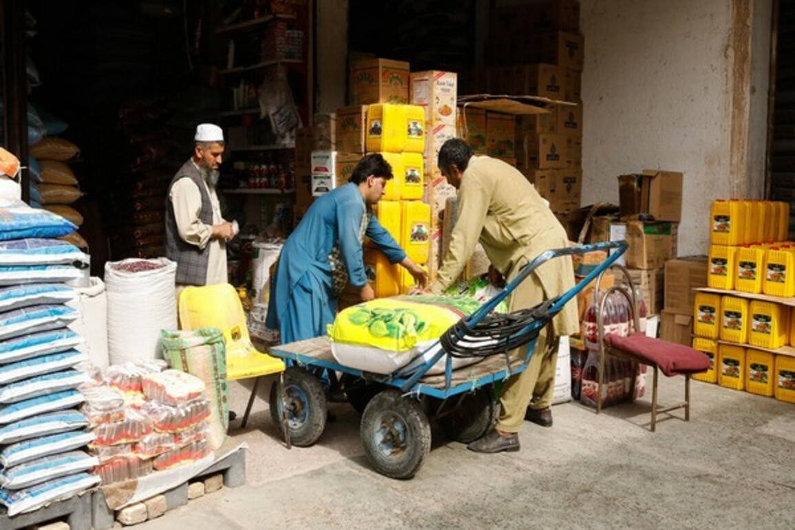 Afghanistan to send 2,000 workers to Qatar amid rising joblessness, refugee return