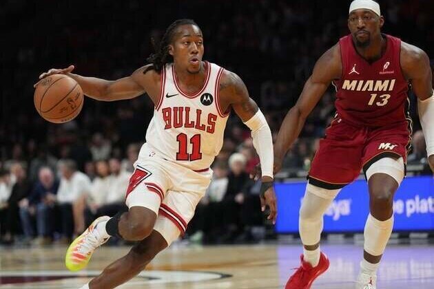 Ayo Dosunmu's big effort carries Bulls past Heat