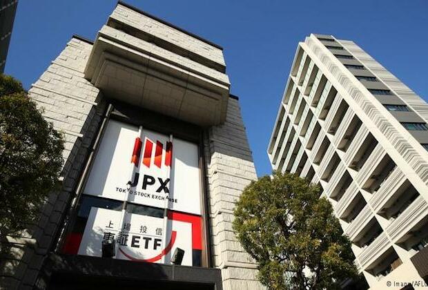 Japanese stocks in major rally, key index rises more than 500 points