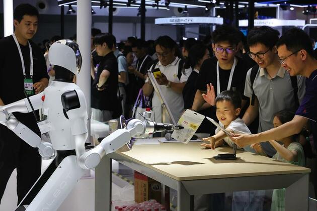 China advances toward scaled commercialization of humanoid robots