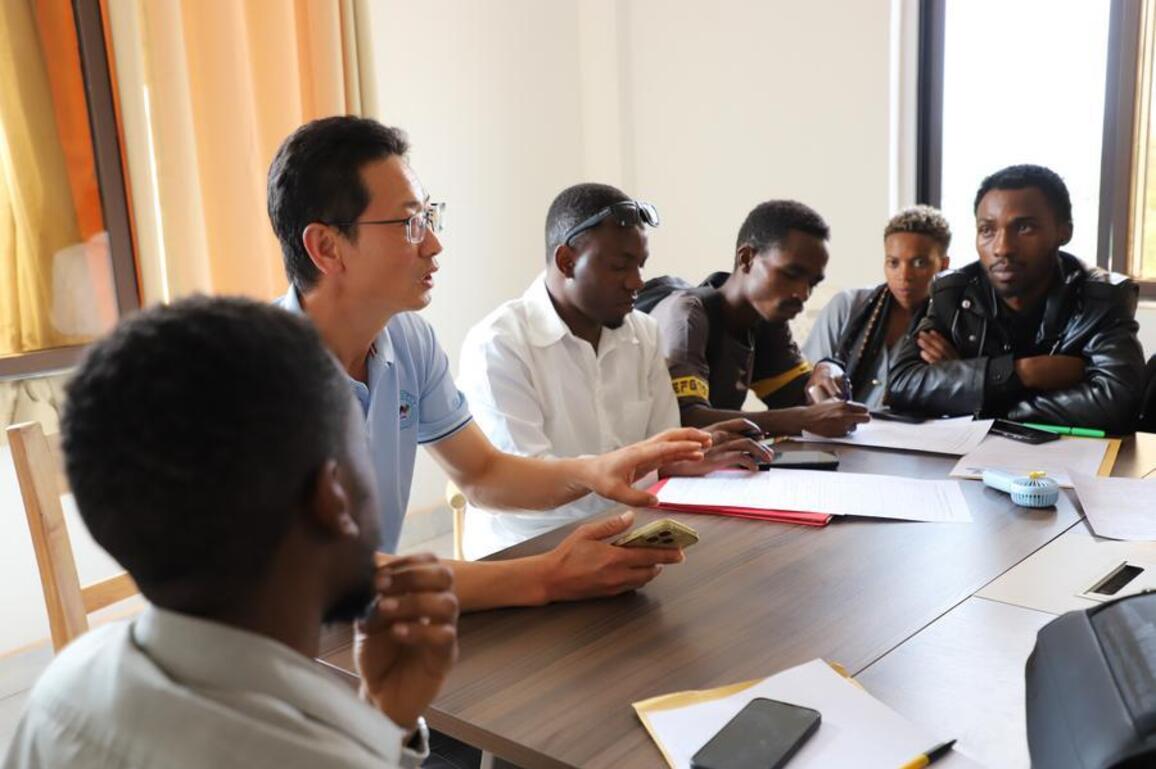 (Hello Africa) China-trained Rwandan graduates bring home skills for dev't