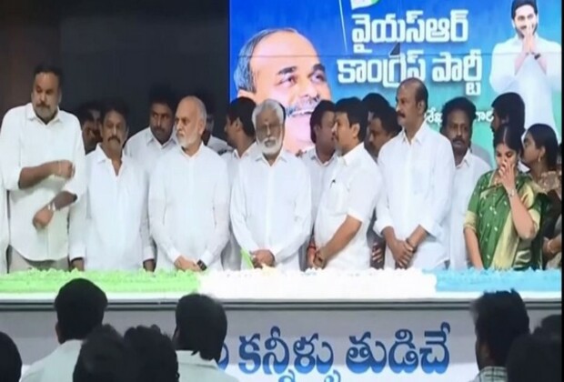 YSRCP leaders celebrate 76th birth anniversary of former CM YSR Reddy