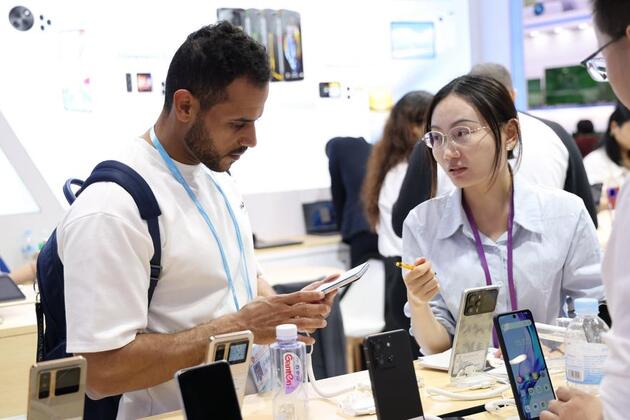 Update: Innovation, smart tech take center stage at 138th Canton Fair