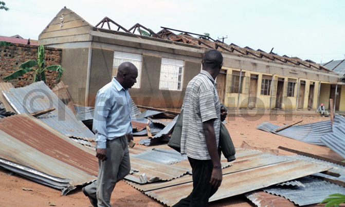 Teacher, baby nursing wounds after classroom collapse Teacher, baby nursing wounds after classroom collapse